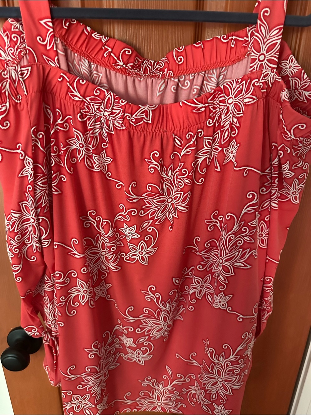 Women's Avenue Coral Floral Cold-Shoulder Top size 22/24